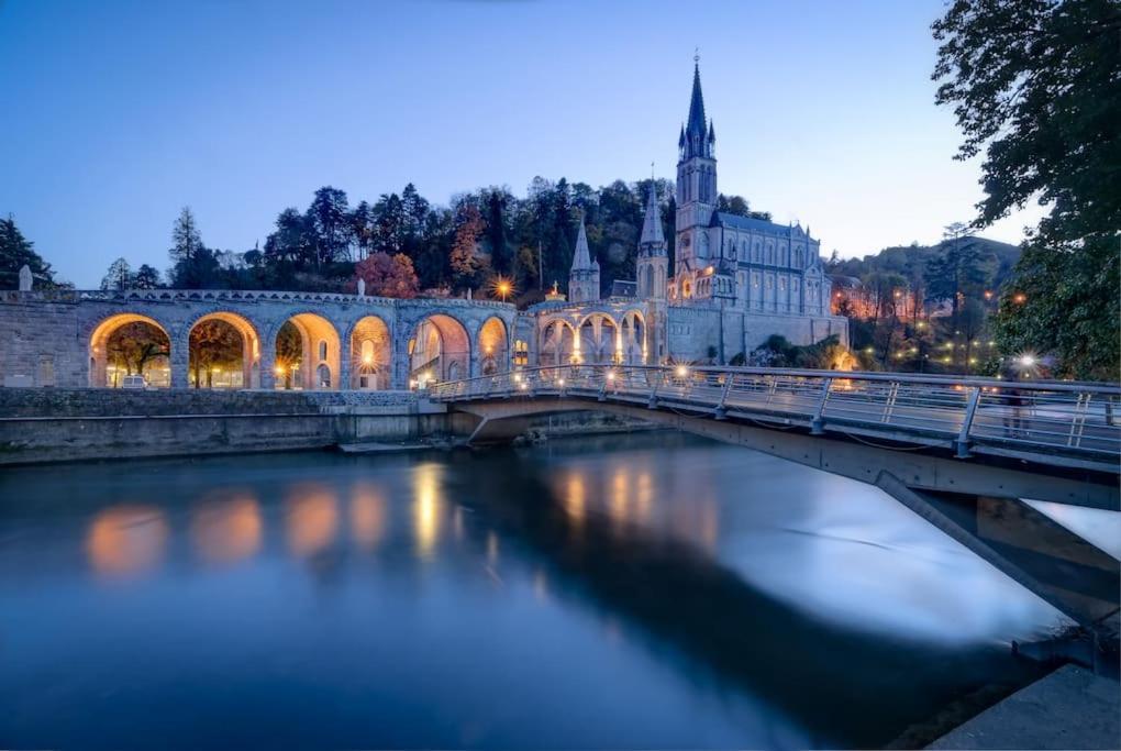 Foucault - - Au Coeur De * Lourdes